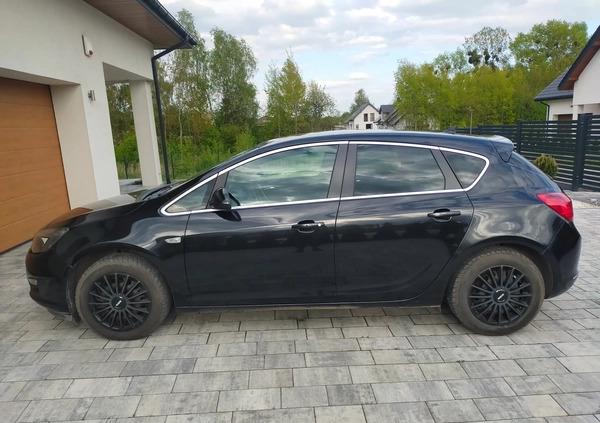 Opel Astra cena 21000 przebieg: 262336, rok produkcji 2015 z Łódź małe 56